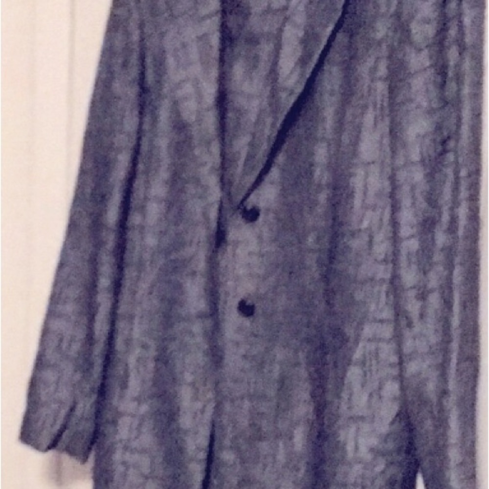 Lauren Taylor gray suit with a midi skirt slightly narrowed to the bottom, 14